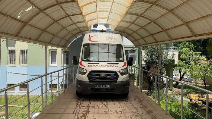 Aynı aileden 2 can gitti! Polis baba kurtuldu, hamile anne yoğun bakımda 3